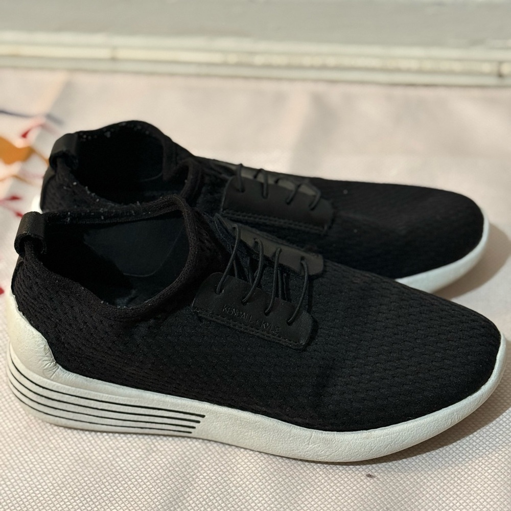 Kendall & Kylie Black and White Sneakers with Slip-On Design